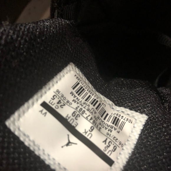 Jordan’s Only Worn Once - Picture 3 of 4